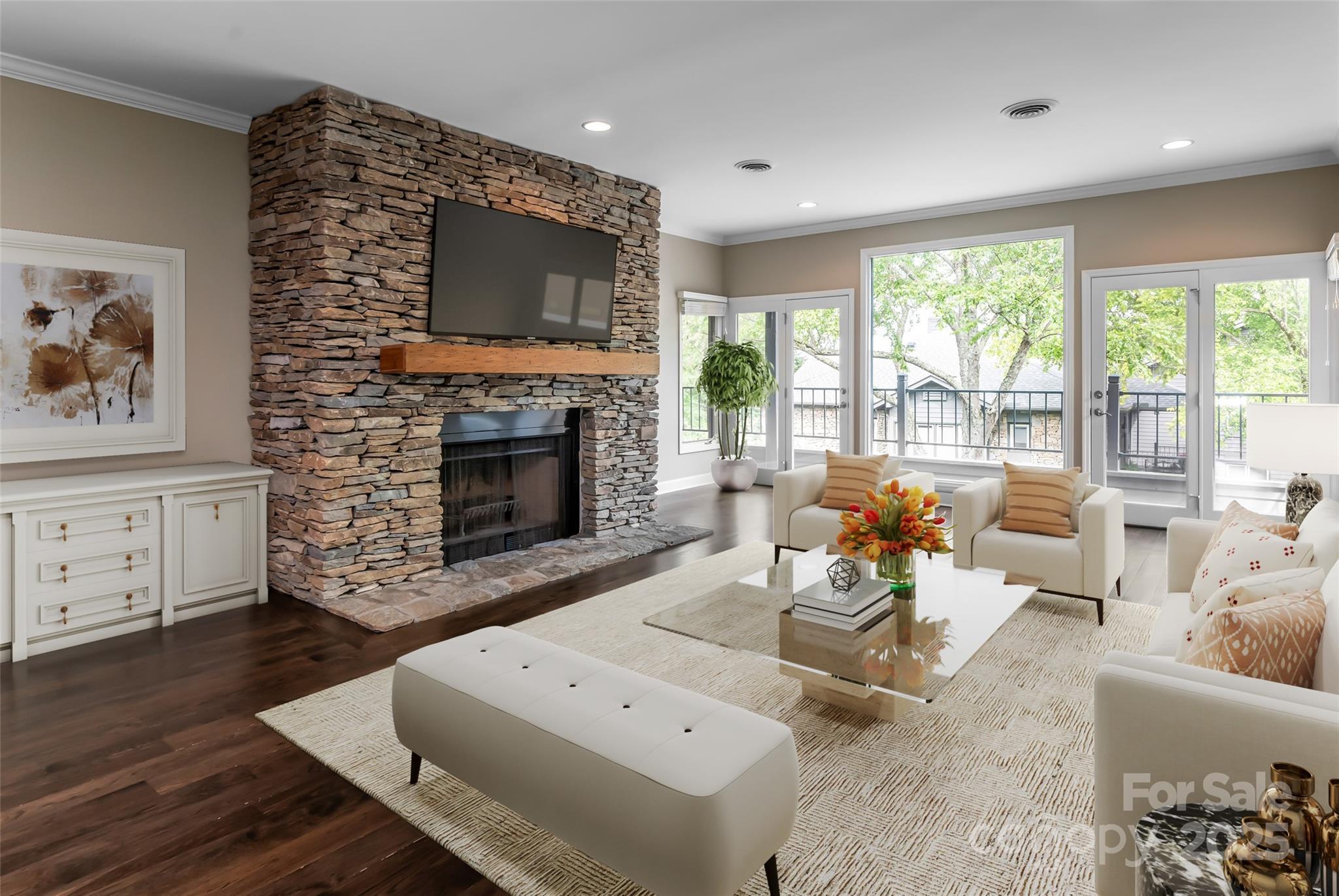 Photo of Charlotte Street Condos Unit 402